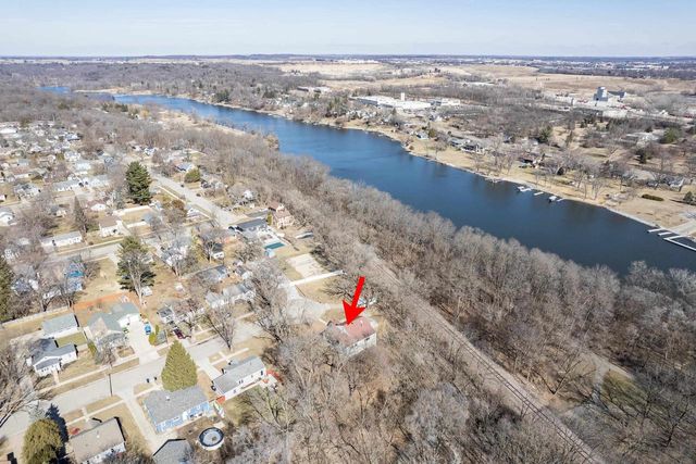 1301 Gartland Avenue, Janesville, WI 53548