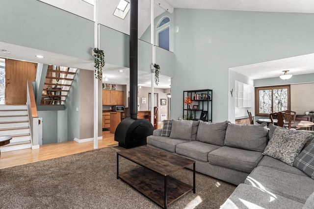 1301 Gartland Avenue, Janesville, WI 53548