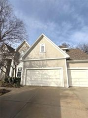 2634 SW Wintervalley Drive, Lee's Summit, MO 64081