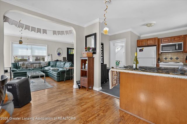 208 Milford Street, East Lansing, MI 48823