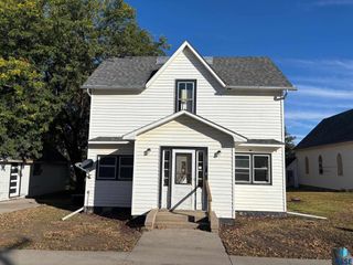 202 W 14 Ave Avenue, Tyndall, SD 57066