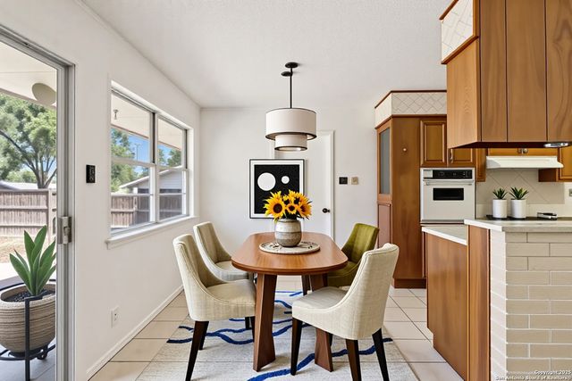 3619 mapleton, San Antonio, TX 78230