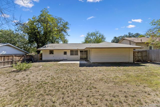 3619 mapleton, San Antonio, TX 78230