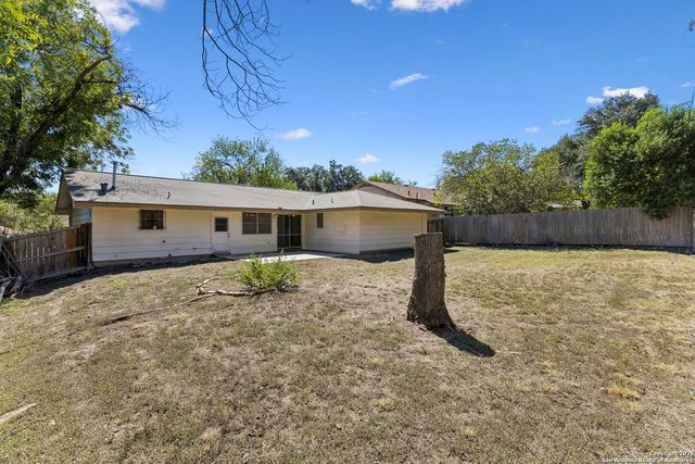 3619 mapleton, San Antonio, TX 78230