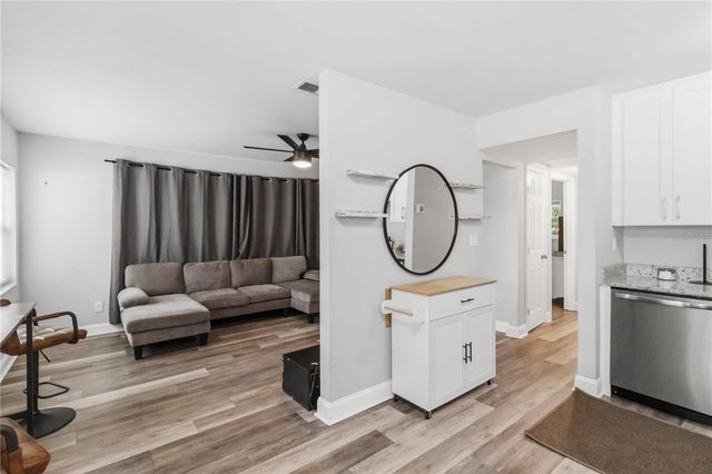 7012 40TH AVENUE N, St Petersburg, FL 33709