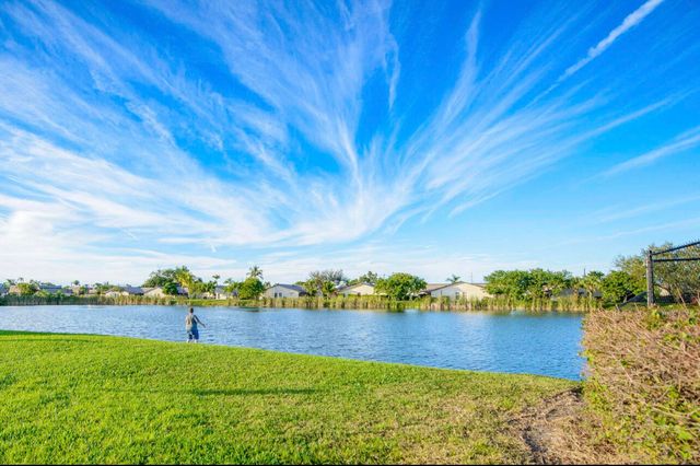 4101 N Waterview Circle 41-a, Palm Springs, FL 33461