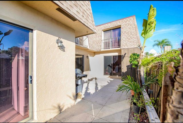 4101 N Waterview Circle 41-a, Palm Springs, FL 33461
