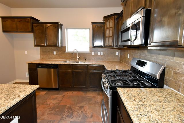 300 Saltford Place, El Paso, TX 79928