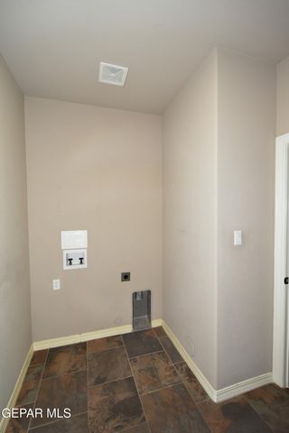 300 Saltford Place, El Paso, TX 79928