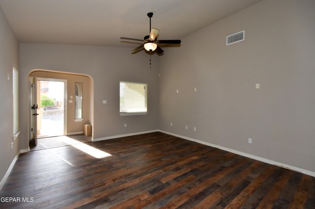 300 Saltford Place, El Paso, TX 79928