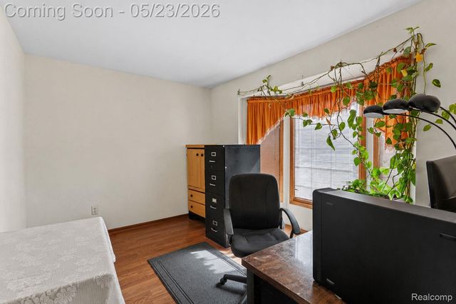 19767 Liverpool Avenue, Livonia, MI 48152