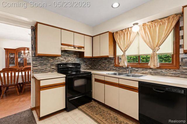 19767 Liverpool Avenue, Livonia, MI 48152