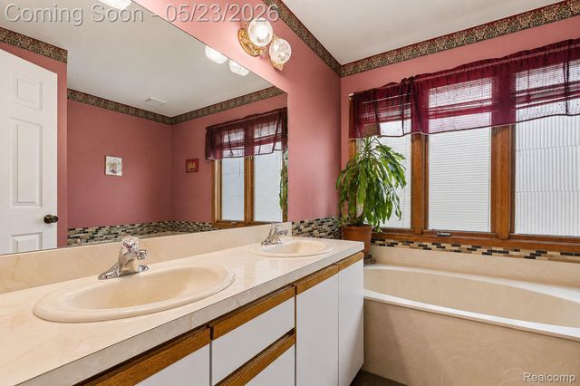 19767 Liverpool Avenue, Livonia, MI 48152