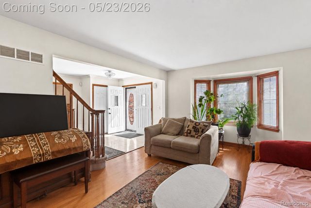 19767 Liverpool Avenue, Livonia, MI 48152