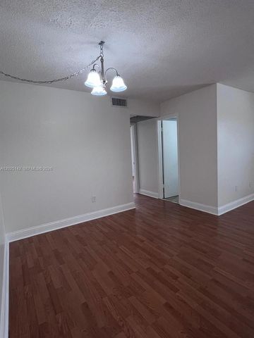 2570 W 67th Pl 21-2, Hialeah, FL 33016