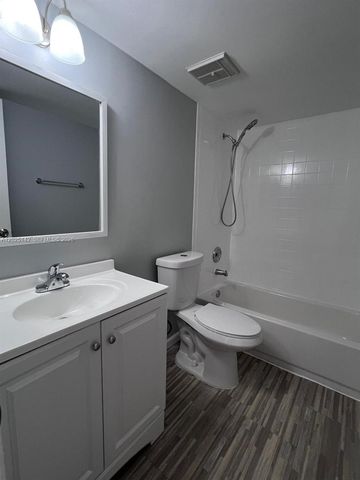 2570 W 67th Pl 21-2, Hialeah, FL 33016