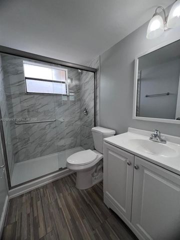 2570 W 67th Pl 21-2, Hialeah, FL 33016