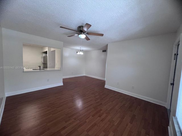2570 W 67th Pl 21-2, Hialeah, FL 33016