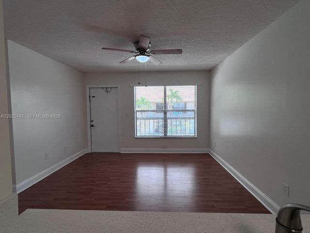 2570 W 67th Pl 21-2, Hialeah, FL 33016