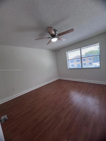 2570 W 67th Pl 21-2, Hialeah, FL 33016