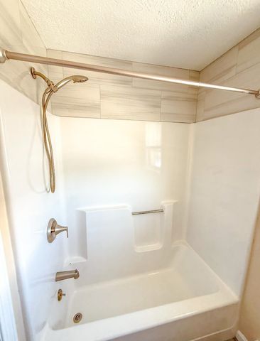 4 Norman Drive L, Derry, NH 03038