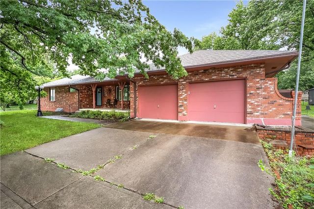 304 S Delaware Street, Archie, MO 64725