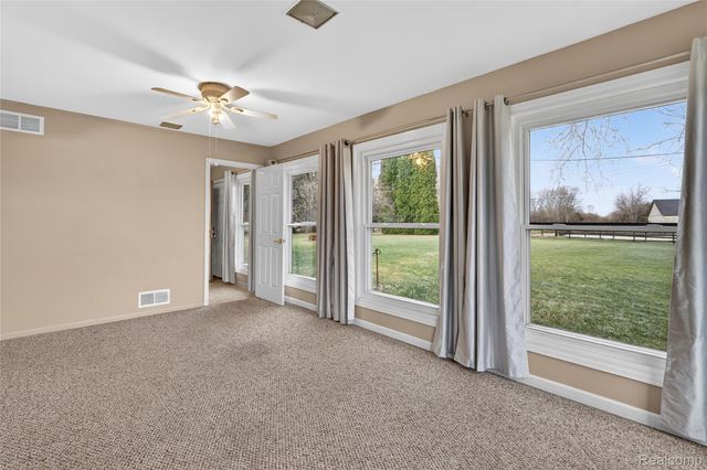 10960 Heather Lane, Hamburg Township, MI 48189