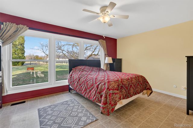 10960 Heather Lane, Hamburg Township, MI 48189