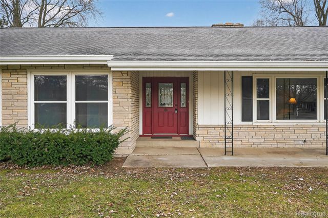 10960 Heather Lane, Hamburg Township, MI 48189