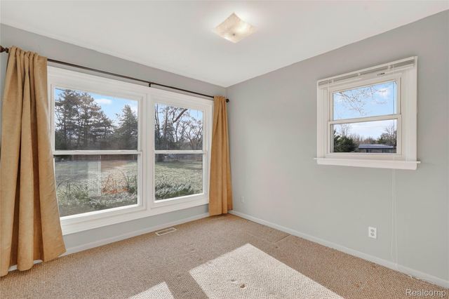 10960 Heather Lane, Hamburg Township, MI 48189