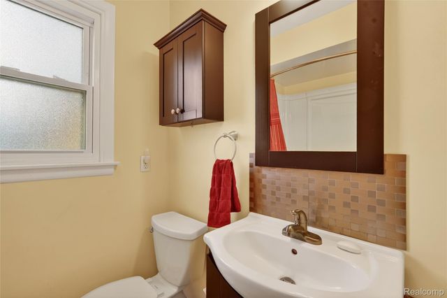 10960 Heather Lane, Hamburg Township, MI 48189