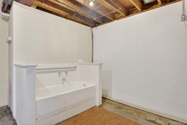 10960 Heather Lane, Hamburg Township, MI 48189