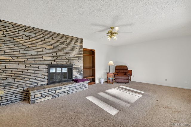 10960 Heather Lane, Hamburg Township, MI 48189