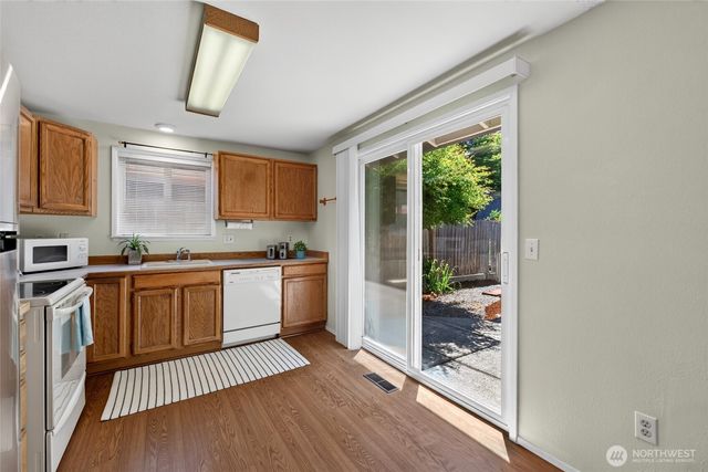 1514 52nd Street NE, Tacoma, WA 98422