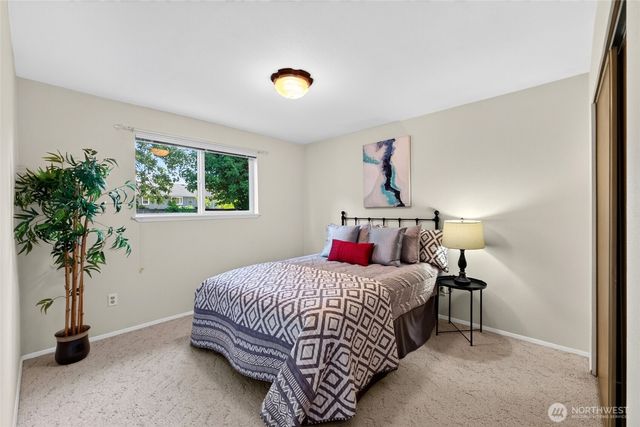 1514 52nd Street NE, Tacoma, WA 98422