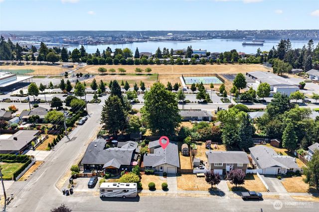 1514 52nd Street NE, Tacoma, WA 98422