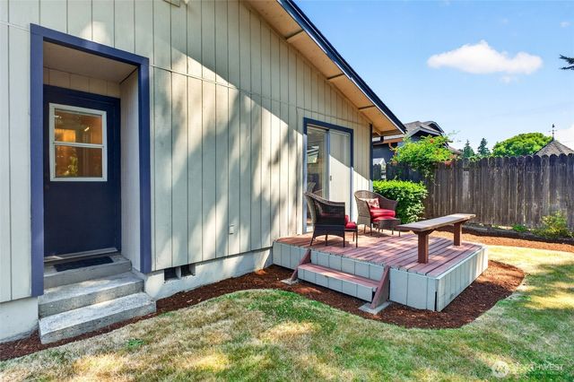 1514 52nd Street NE, Tacoma, WA 98422