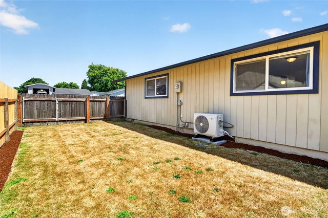 1514 52nd Street NE, Tacoma, WA 98422