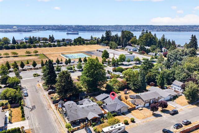 1514 52nd Street NE, Tacoma, WA 98422