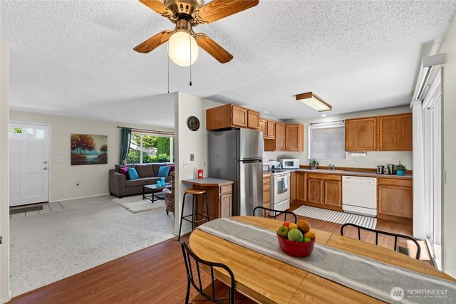1514 52nd Street NE, Tacoma, WA 98422
