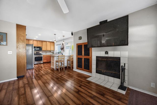8441 Anthemis Ct, Elk Grove, CA 95624