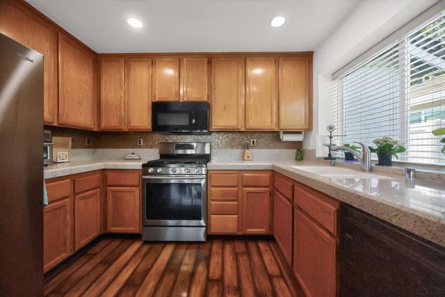 8441 Anthemis Ct, Elk Grove, CA 95624