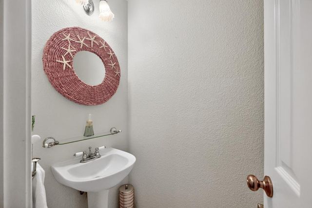 8441 Anthemis Ct, Elk Grove, CA 95624