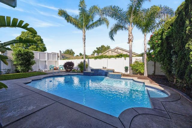 8441 Anthemis Ct, Elk Grove, CA 95624