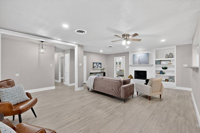 341 Arcadia Street, Hurst, TX 76053
