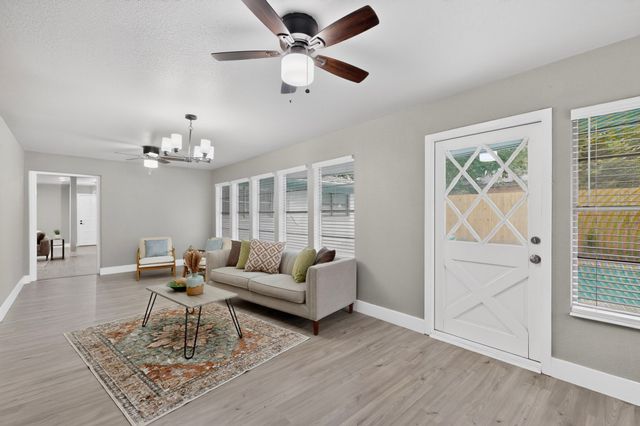 341 Arcadia Street, Hurst, TX 76053