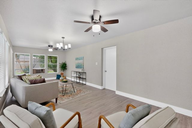 341 Arcadia Street, Hurst, TX 76053