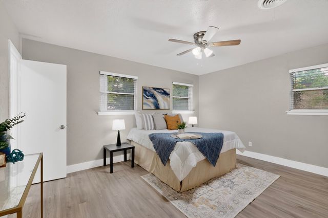 341 Arcadia Street, Hurst, TX 76053