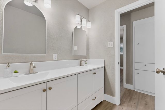 341 Arcadia Street, Hurst, TX 76053