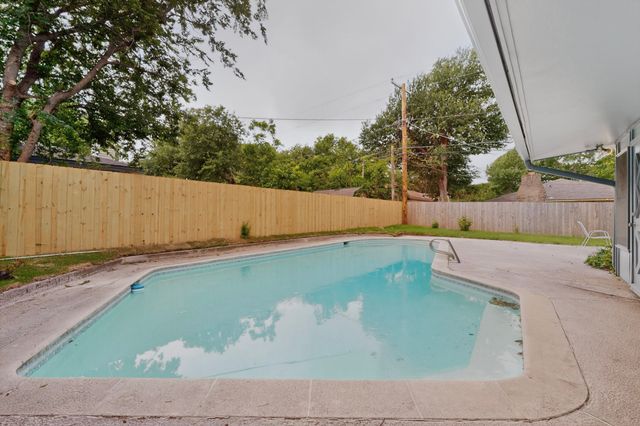 341 Arcadia Street, Hurst, TX 76053